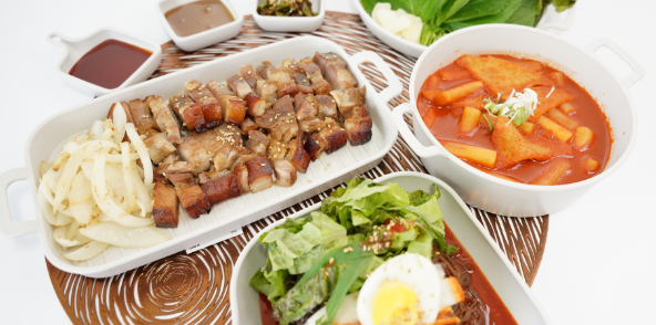 목삼겹 바베큐 + 막국수 + 국물 떡볶이
